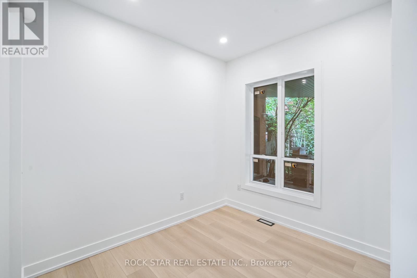 Photo 46 of 42 Ray Street S, Hamilton ON