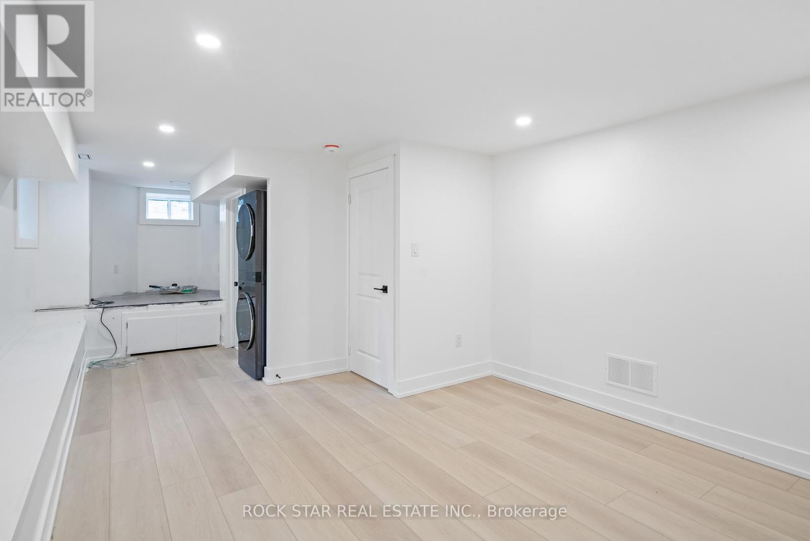 Photo 47 of 42 Ray Street S, Hamilton ON