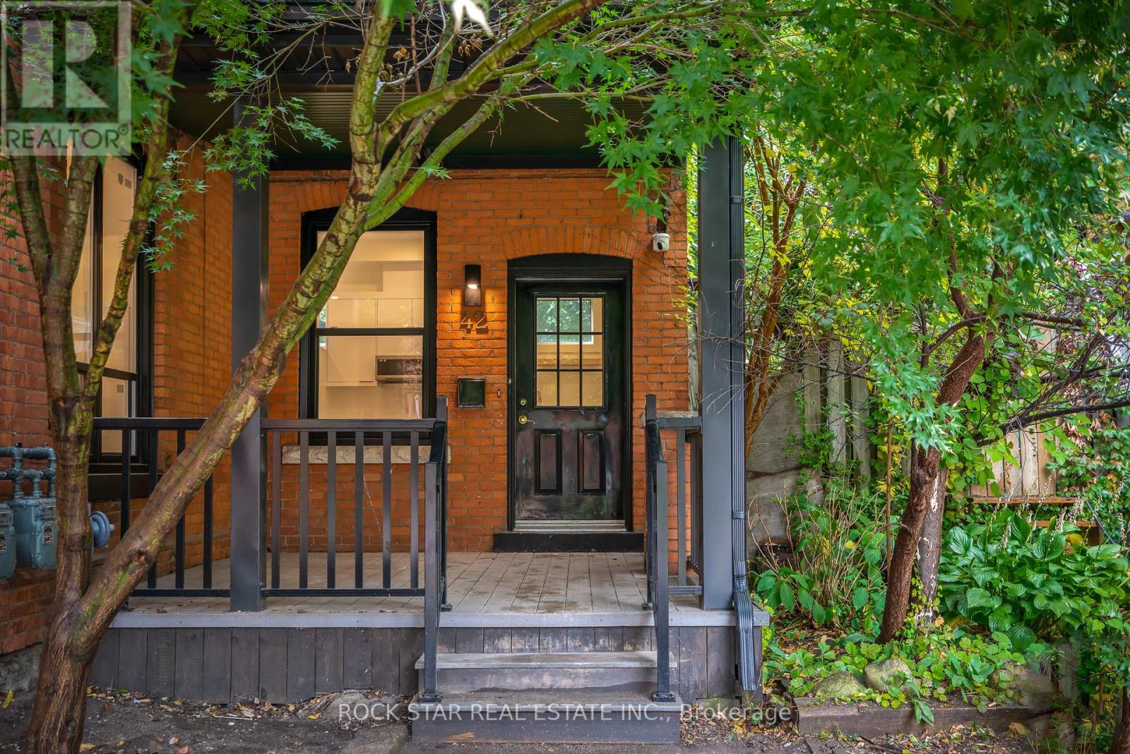 Photo 33 of 42 Ray Street S, Hamilton ON