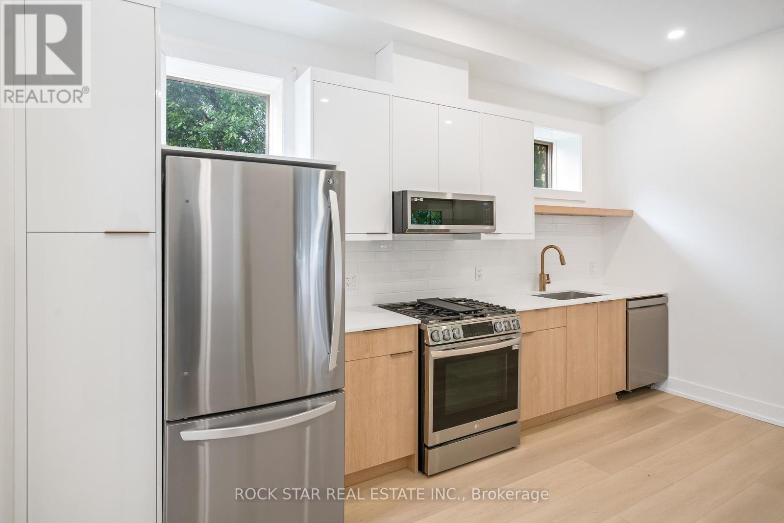 Photo 34 of 42 Ray Street S, Hamilton ON