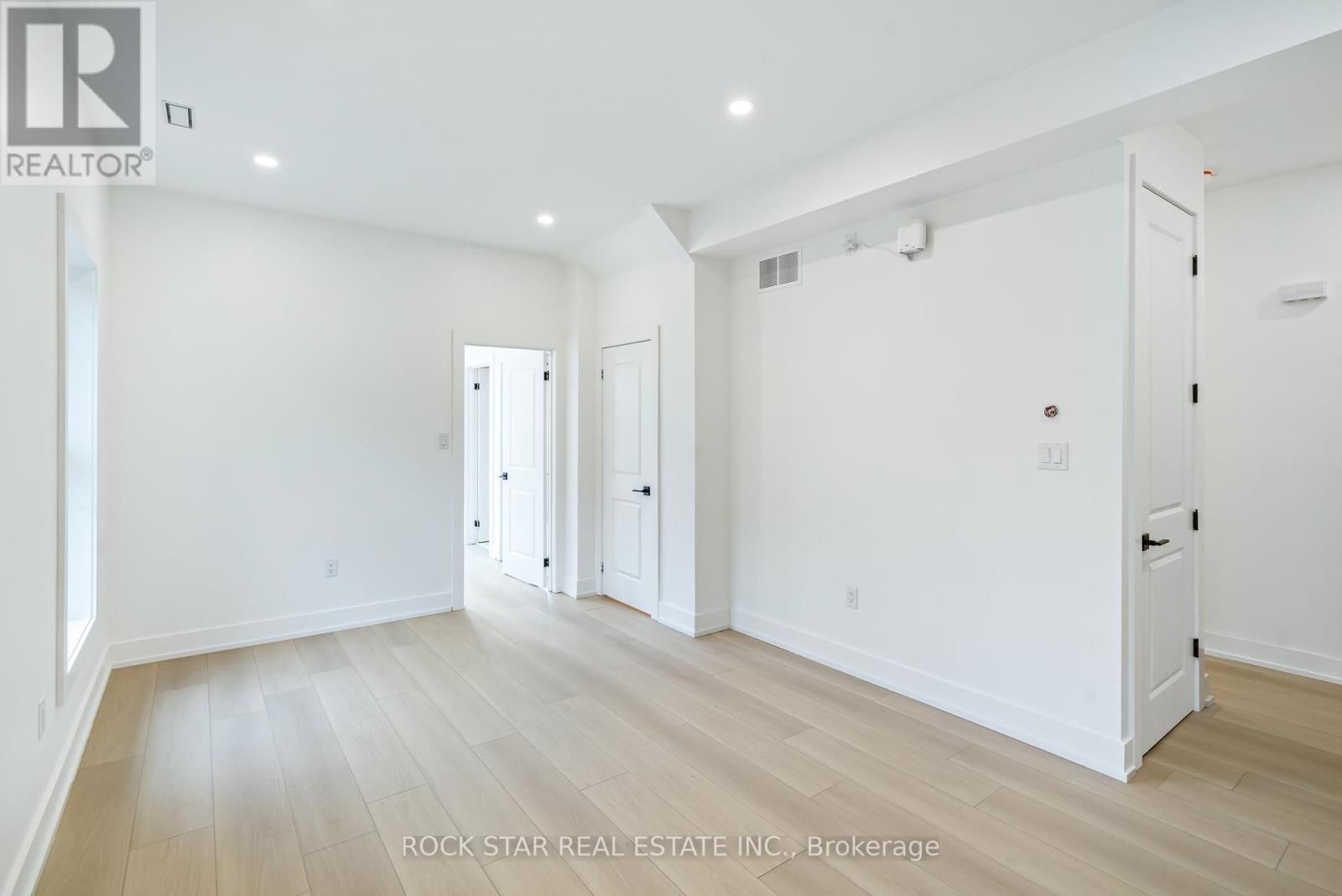 Photo 42 of 42 Ray Street S, Hamilton ON