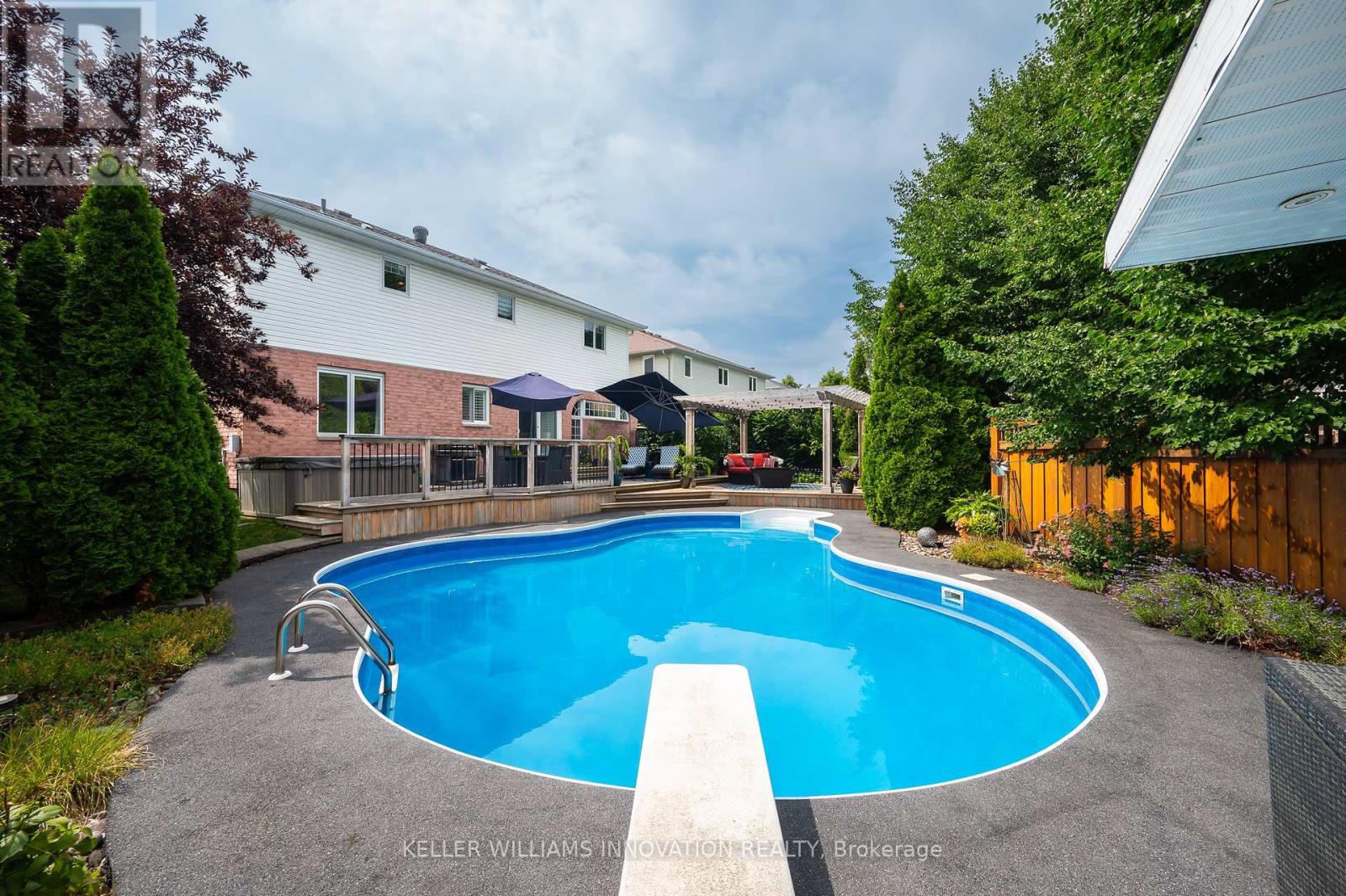 Photo 7 of 2037 Waterbridge Drive, Burlington ON