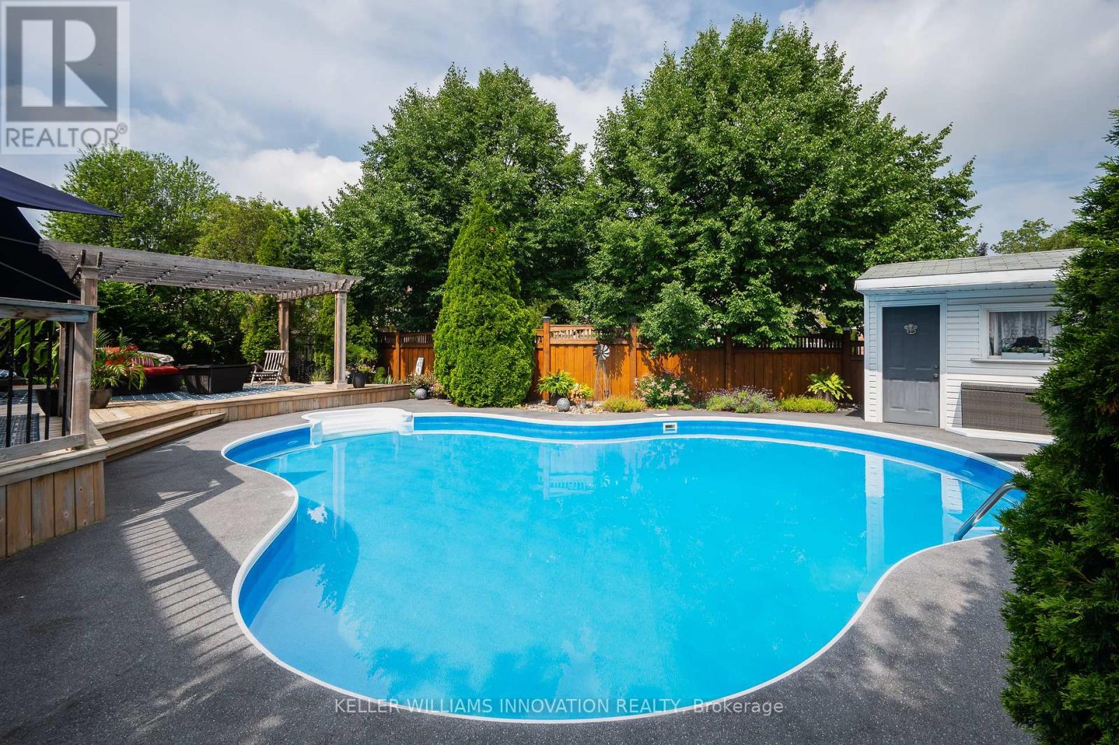 Photo 3 of 2037 Waterbridge Drive, Burlington ON