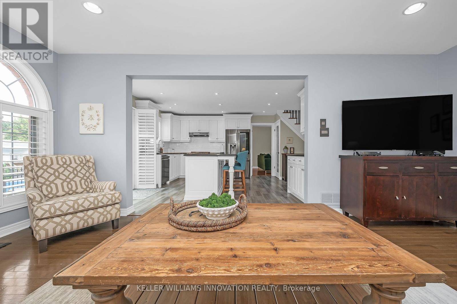 Photo 18 of 2037 Waterbridge Drive, Burlington ON