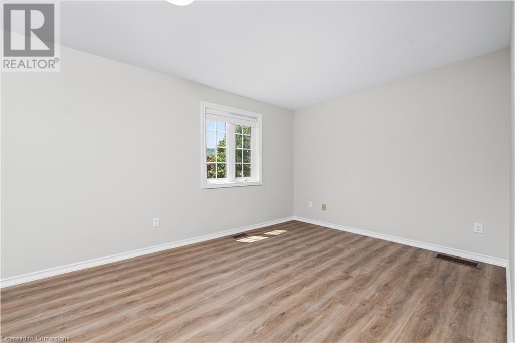 Photo 2 of 34 Merritt Crescent, Grimsby ON