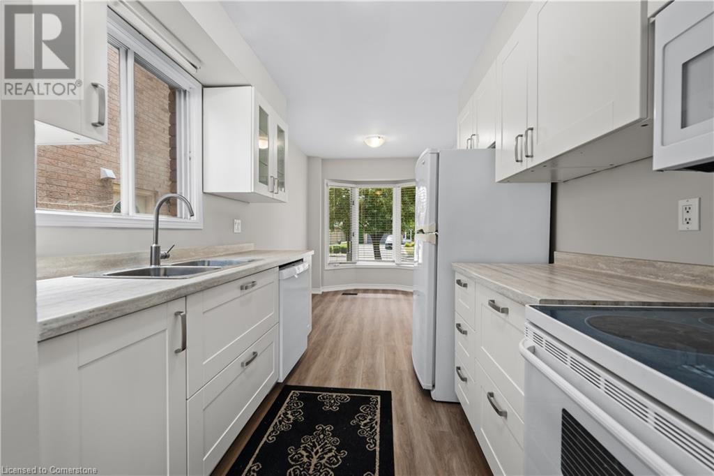 Photo 1 of 34 Merritt Crescent, Grimsby ON