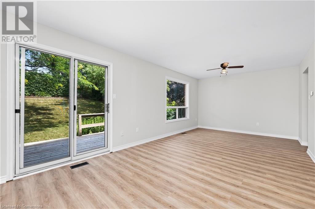 Photo 14 of 34 Merritt Crescent, Grimsby ON
