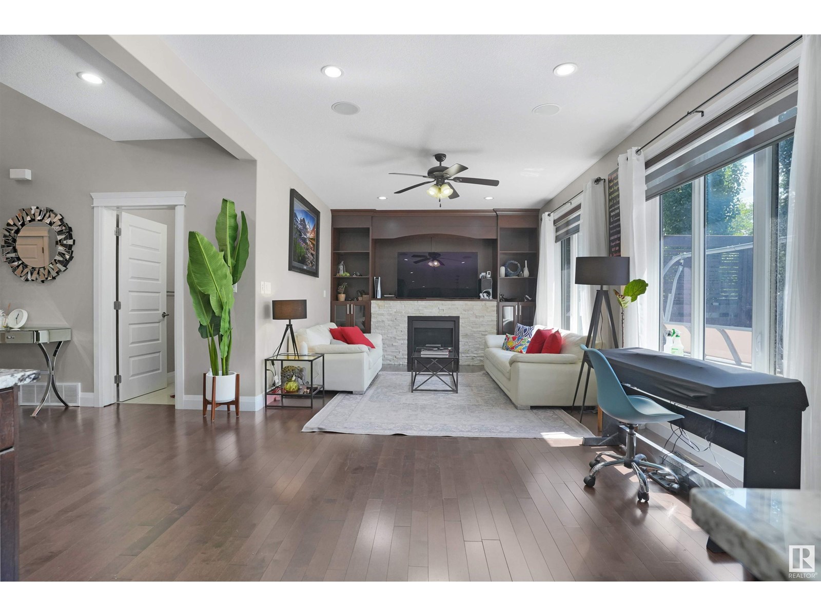 Photo 11 of 20503 58 Av Nw, Edmonton AB