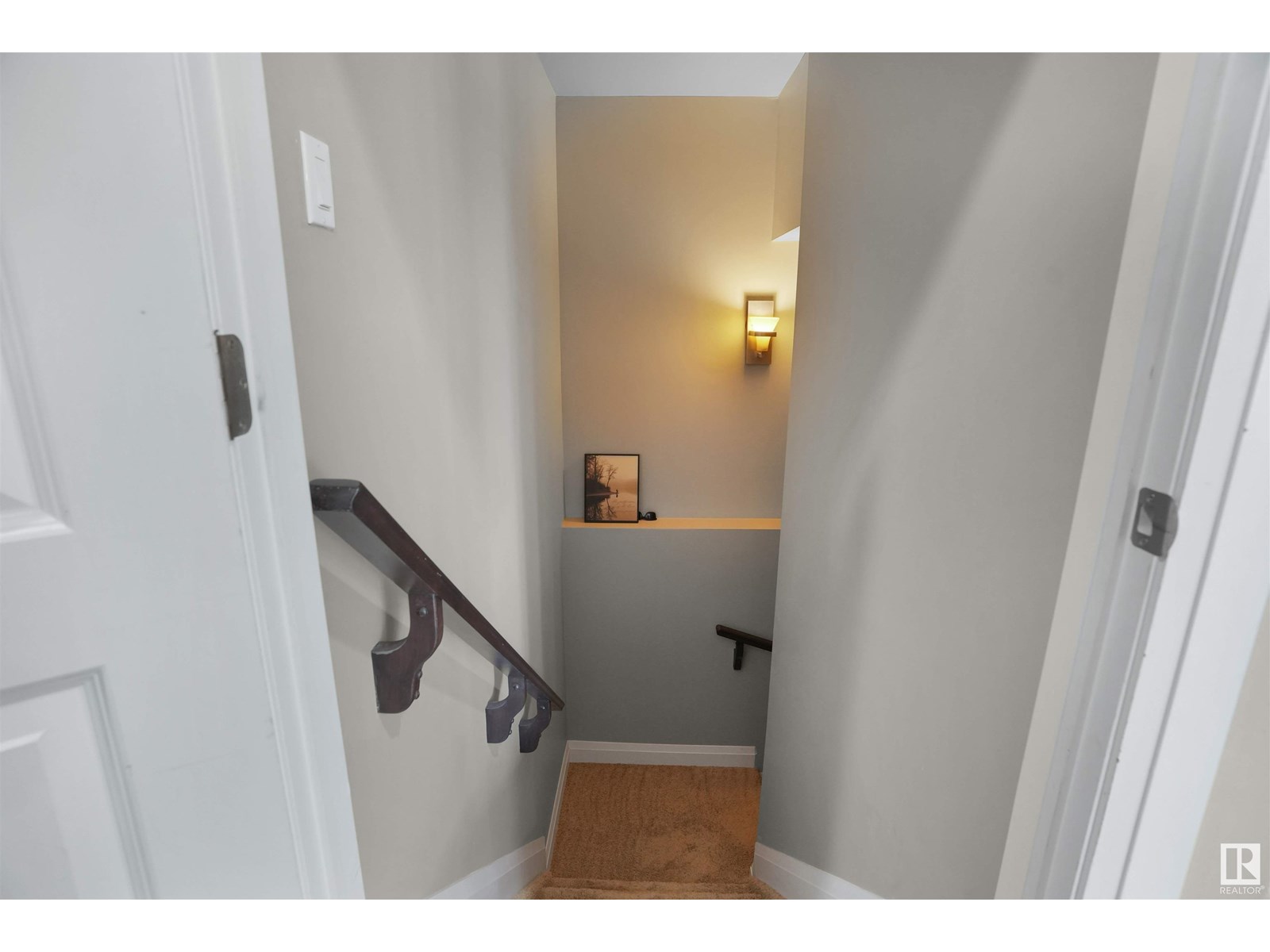 Photo 1 of 20503 58 Av Nw, Edmonton AB