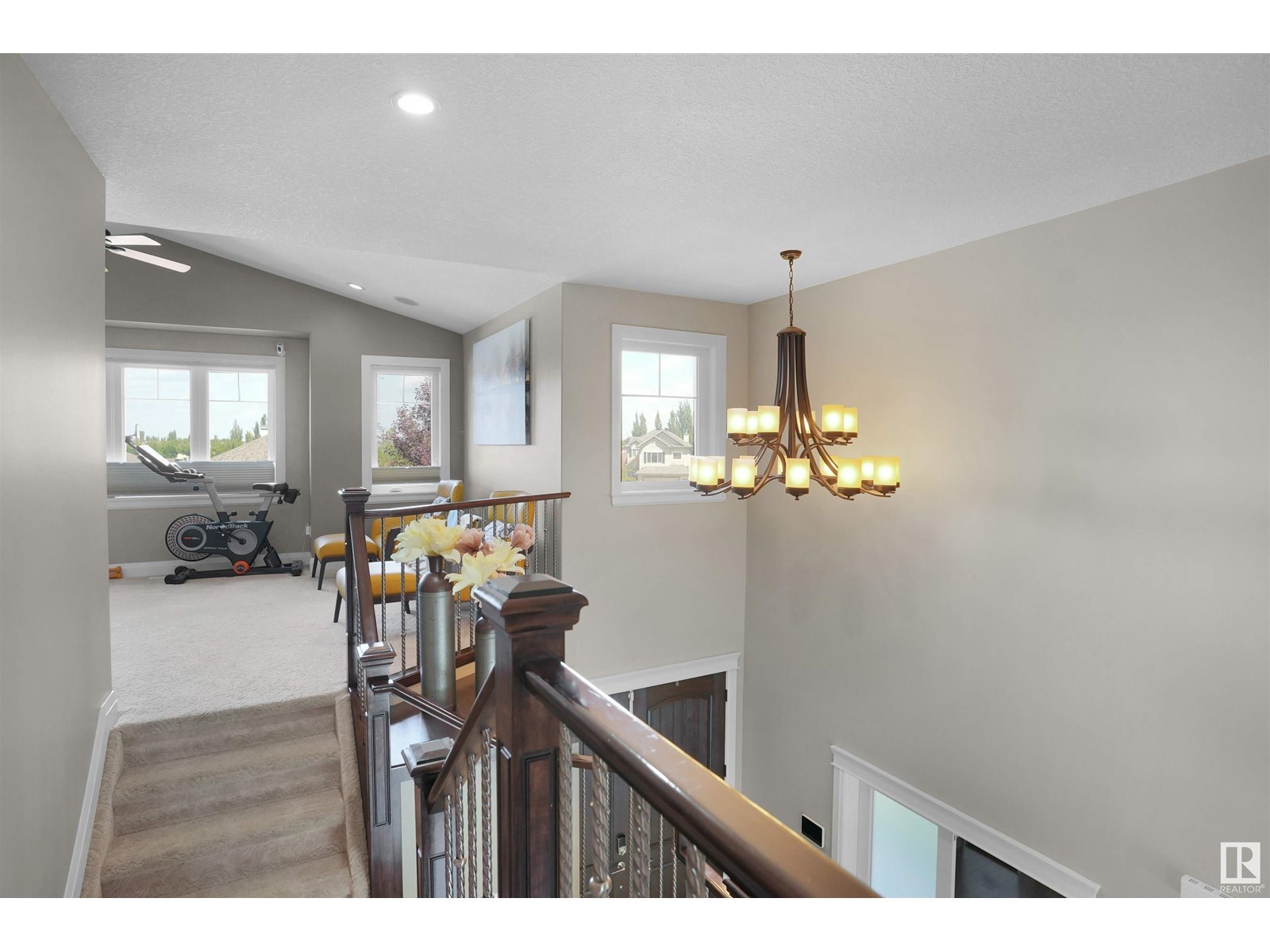 Photo 2 of 20503 58 Av Nw, Edmonton AB