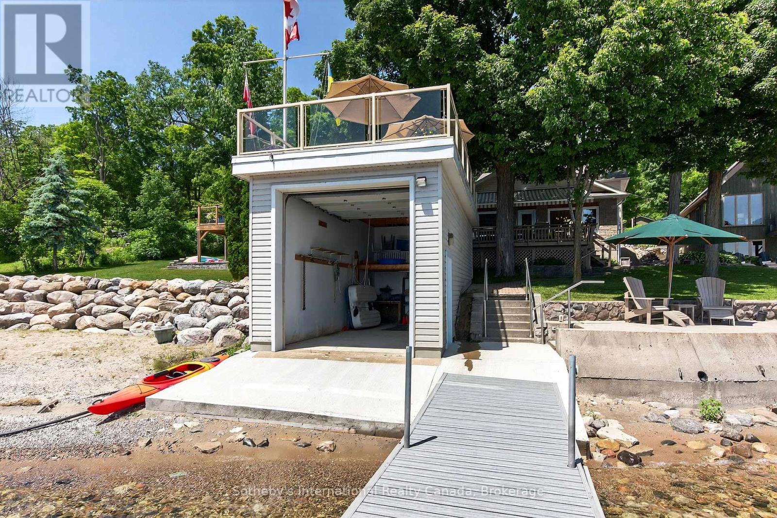 Photo 8 of 435 Mundys Bay Road, Midland ON