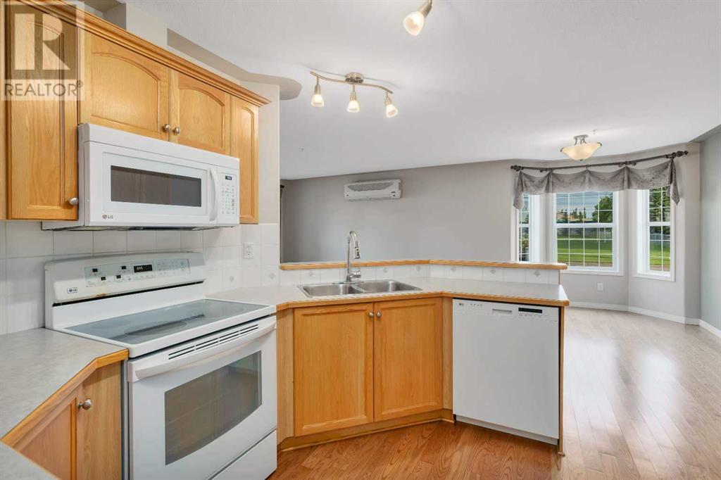 Photo 15 of 102 3501 49 Avenue, Red Deer AB