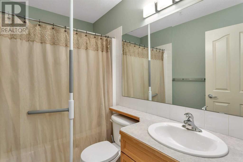 Photo 5 of 102 3501 49 Avenue, Red Deer AB