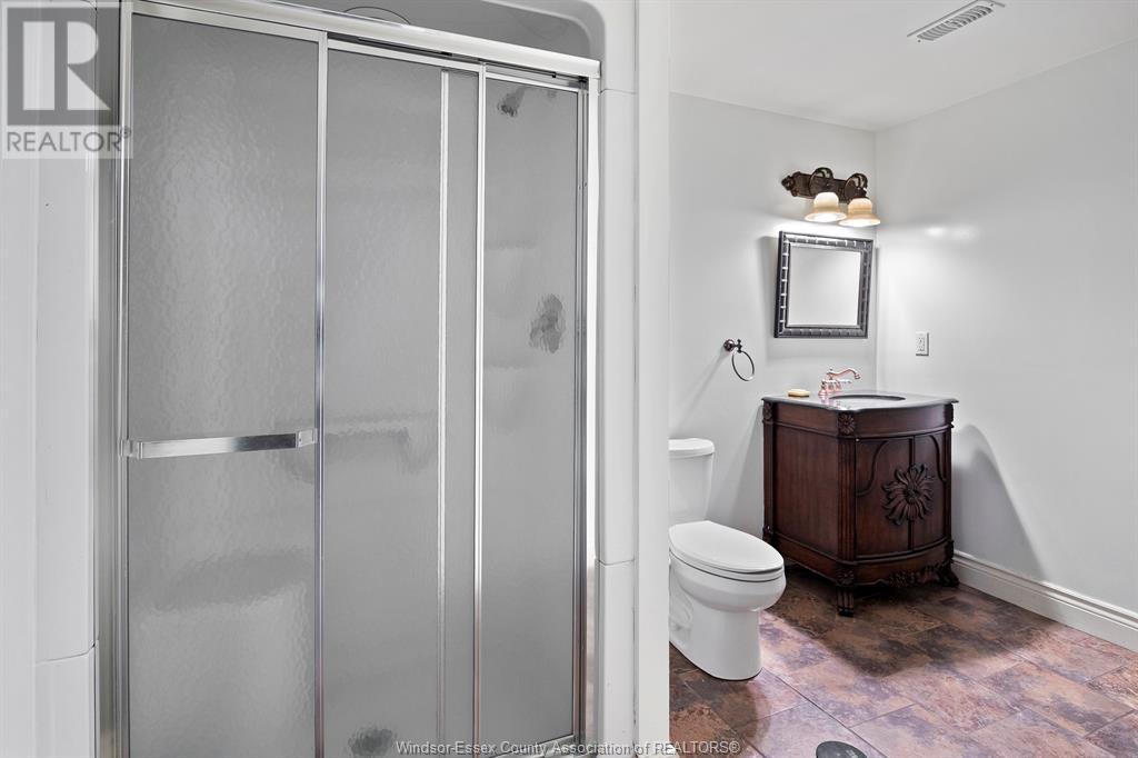 Photo 2 of 1042 Huntington Boulevard, Lakeshore ON