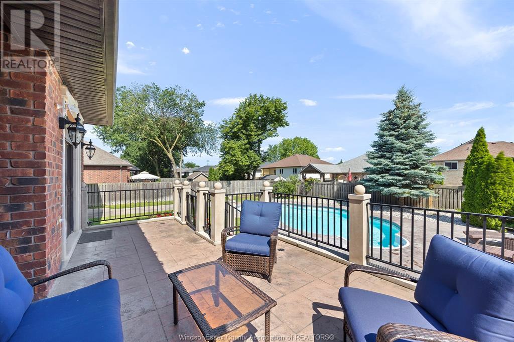 Photo 33 of 1042 Huntington Boulevard, Lakeshore ON
