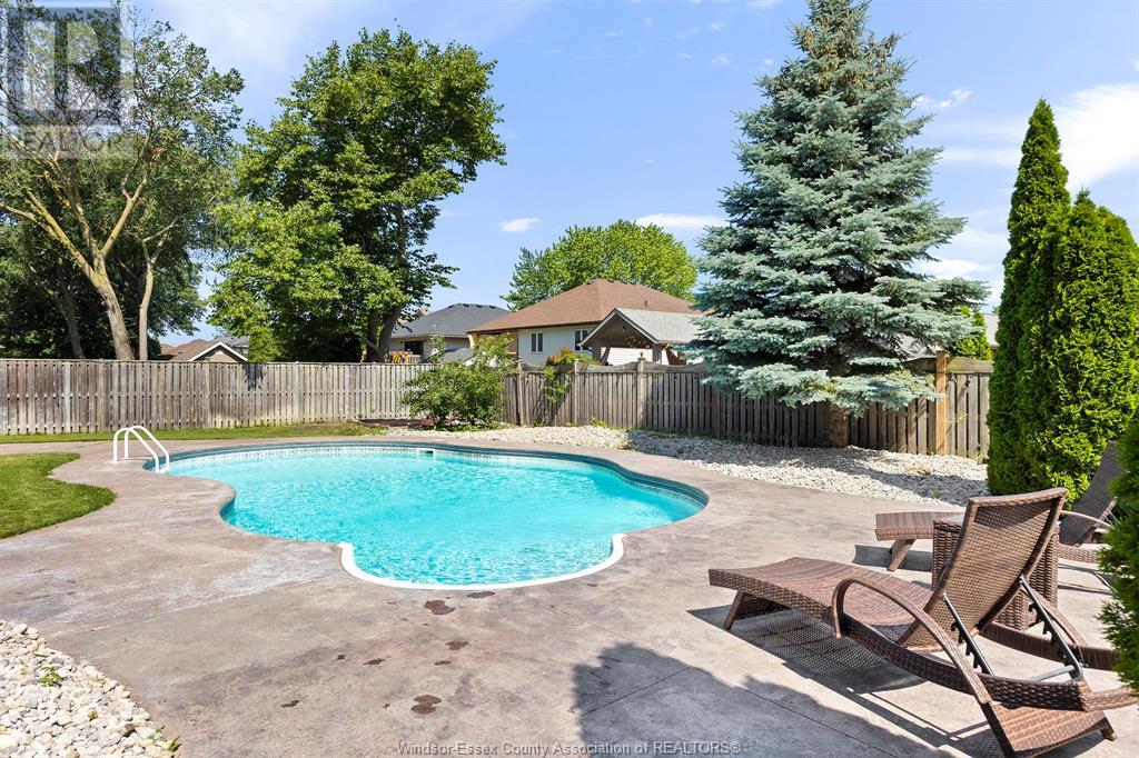 Photo 13 of 1042 Huntington Boulevard, Lakeshore ON