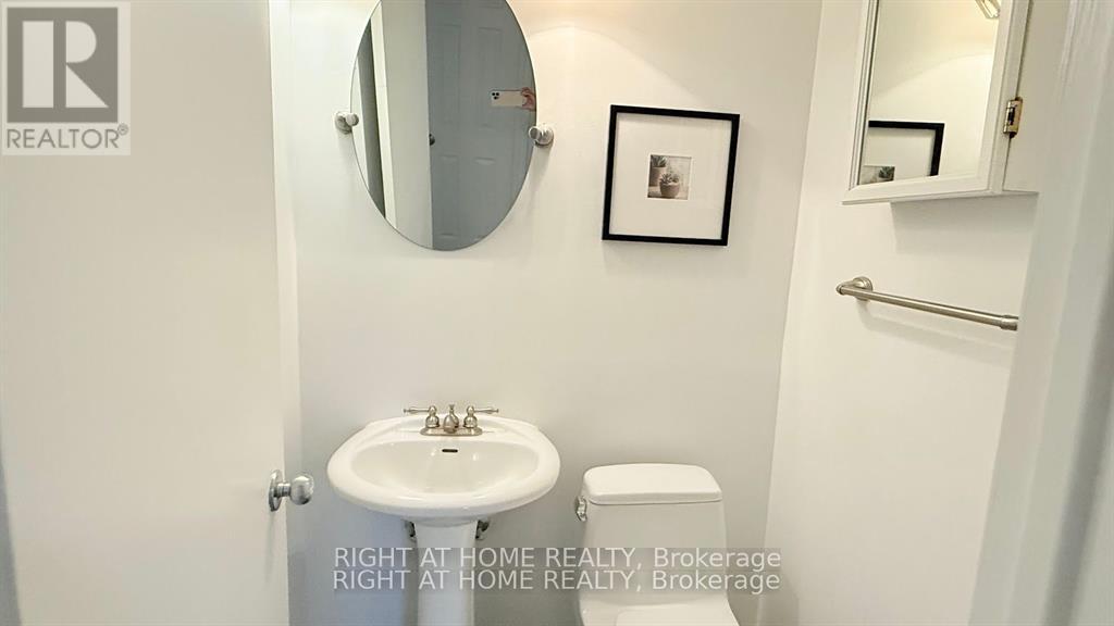 Photo 11 of 109 Sweetland Avenue, Ottawa ON