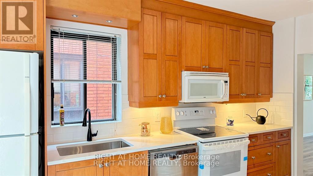 Photo 17 of 109 Sweetland Avenue, Ottawa ON