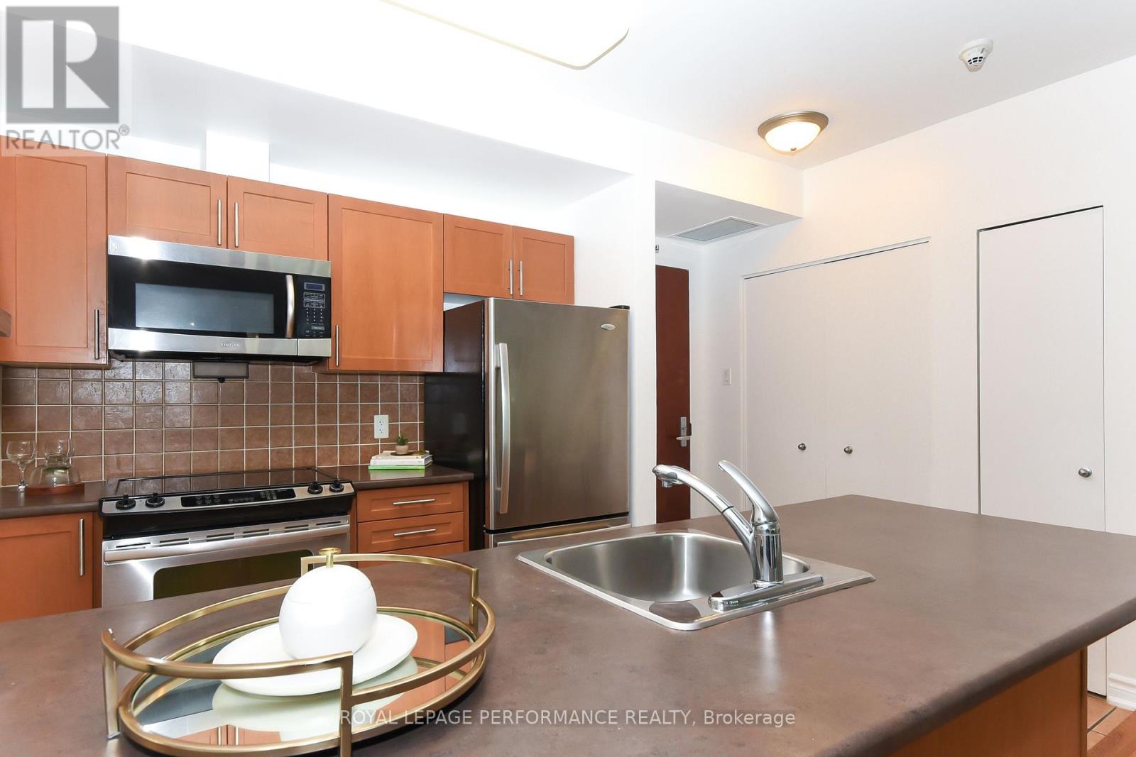 Photo 3 of 1107 234 Rideau Street, Ottawa ON