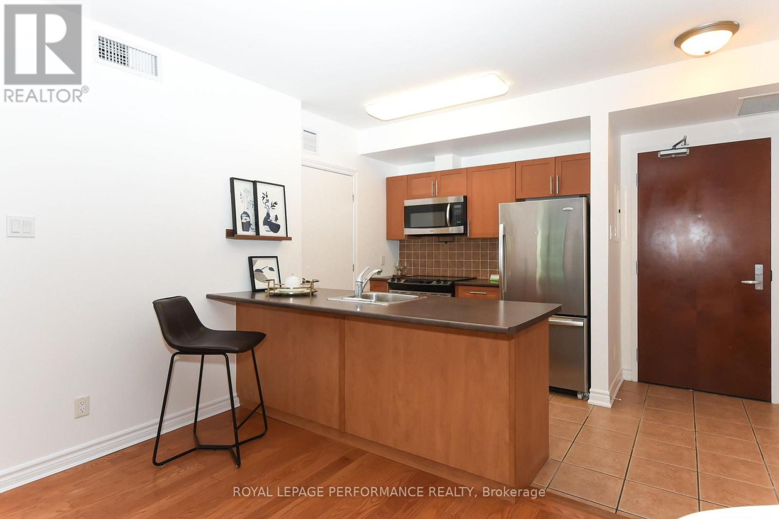 Photo 14 of 1107 234 Rideau Street, Ottawa ON