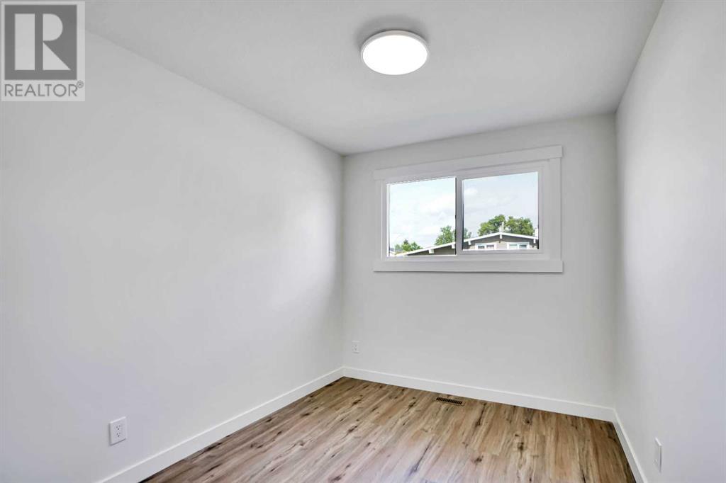 Single Family House Bungalow for Sale in  Pensville Road SE Penbrooke Meadows Calgary 