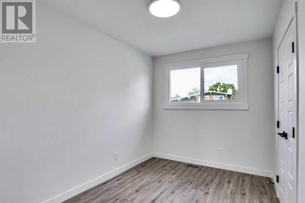 Single Family House Bungalow for Sale in  Pensville Road SE Penbrooke Meadows Calgary 