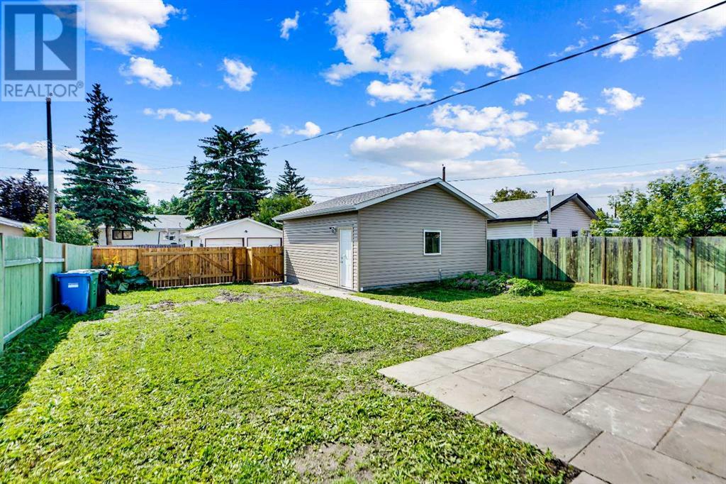 Single Family House Bungalow for Sale in  Pensville Road SE Penbrooke Meadows Calgary 
