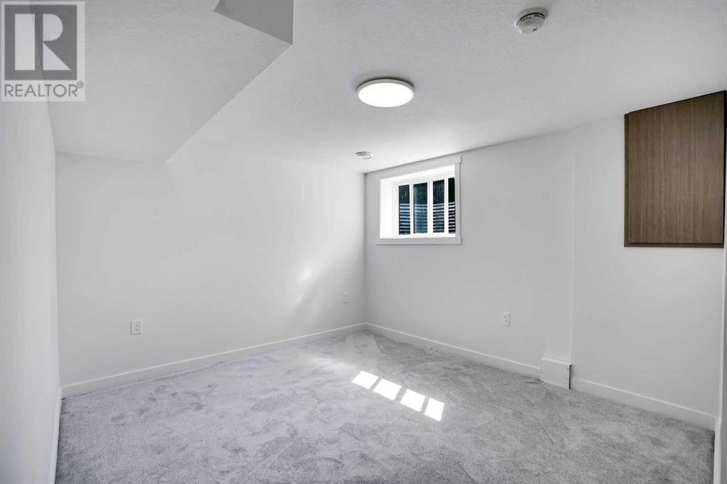 Single Family House Bungalow for Sale in  Pensville Road SE Penbrooke Meadows Calgary 