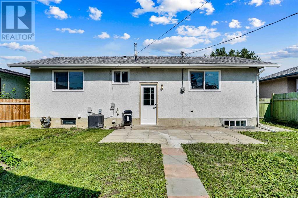 Single Family House Bungalow for Sale in  Pensville Road SE Penbrooke Meadows Calgary 