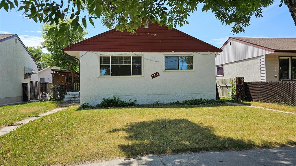 Photo 1 of 1216 Aberdeen Avenue, Winnipeg MB
