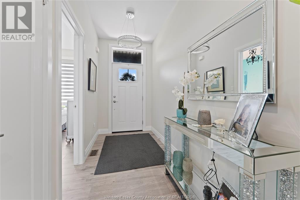 Photo 5 of 2327 Clearwater Avenue, Windsor ON