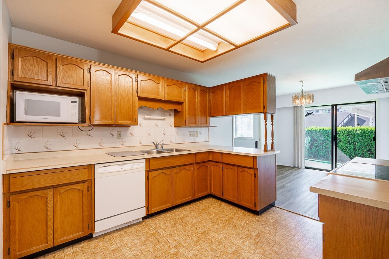 Photo 6 of 25 32718 Garibaldi Drive, Abbotsford BC