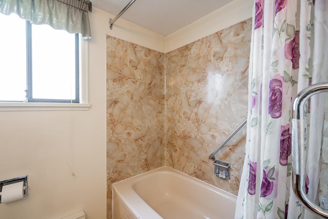 Photo 19 of 25 32718 Garibaldi Drive, Abbotsford BC