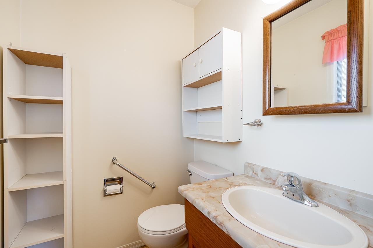 Photo 15 of 25 32718 Garibaldi Drive, Abbotsford BC