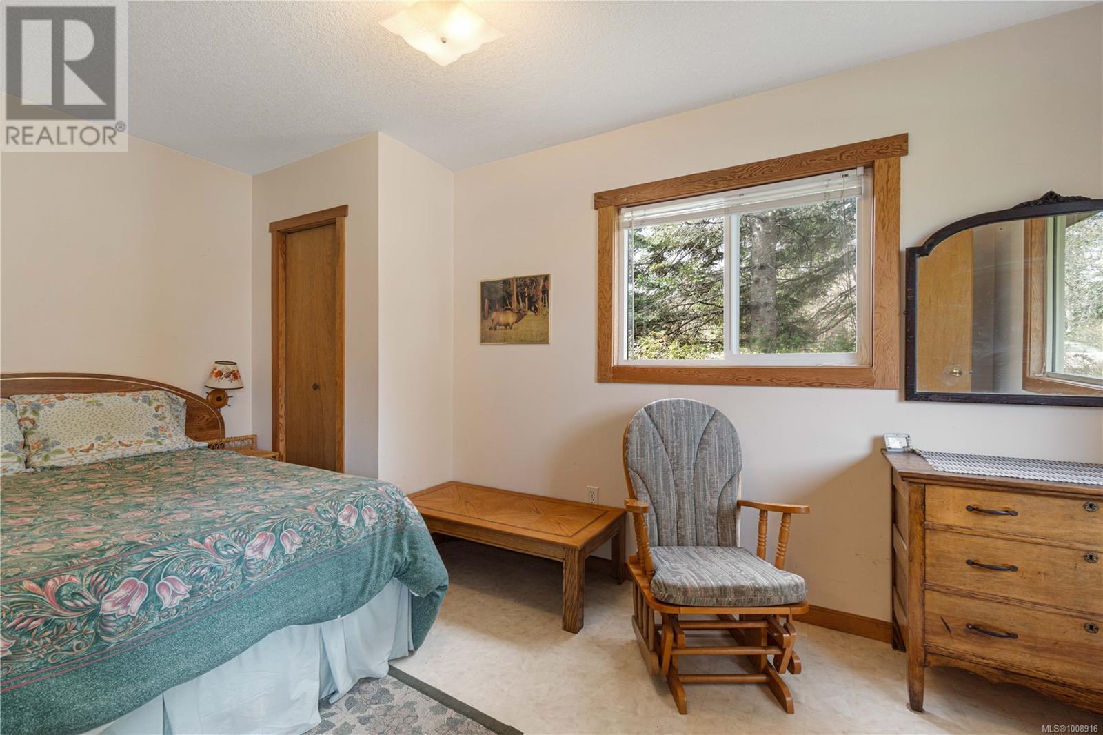 Photo 12 of 6100 Island Hwy W, Qualicum Beach BC