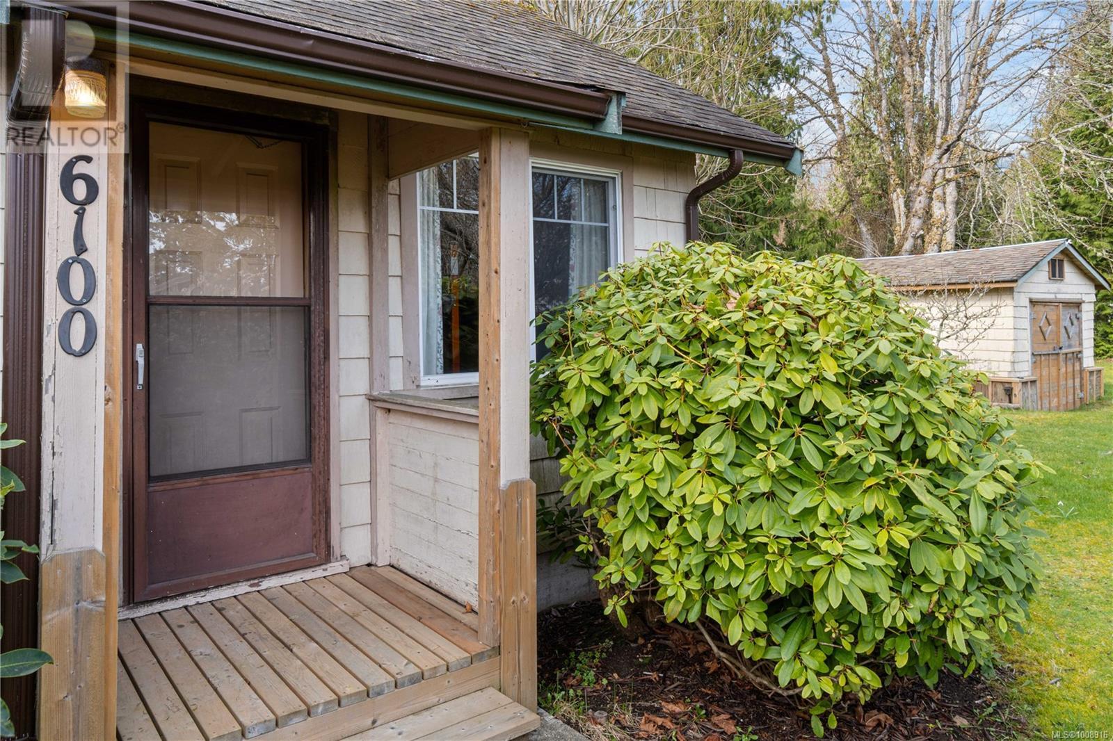 Photo 23 of 6100 Island Hwy W, Qualicum Beach BC