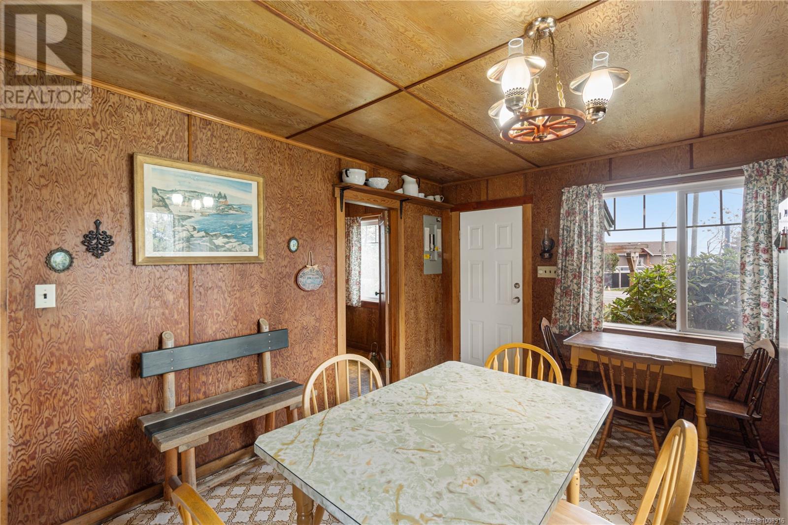 Photo 6 of 6100 Island Hwy W, Qualicum Beach BC
