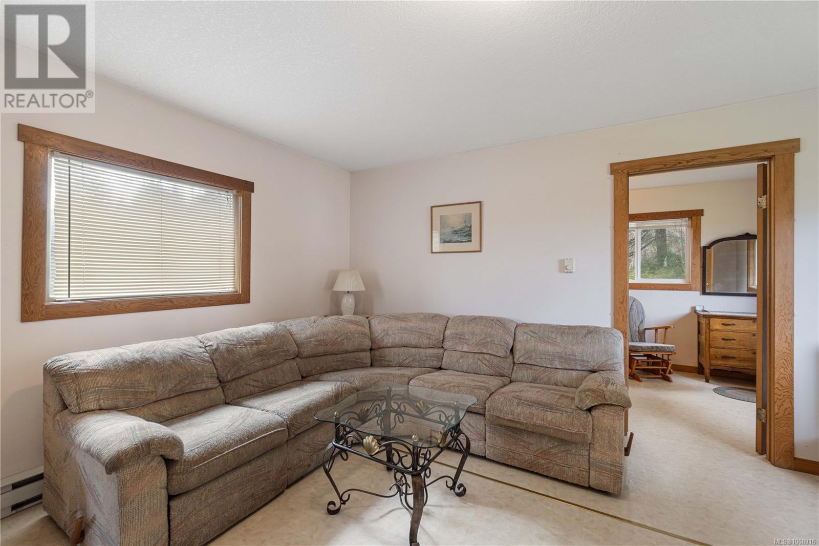 Photo 8 of 6100 Island Hwy W, Qualicum Beach BC