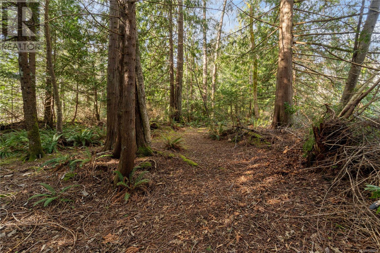Photo 19 of 6100 Island Hwy W, Qualicum Beach BC