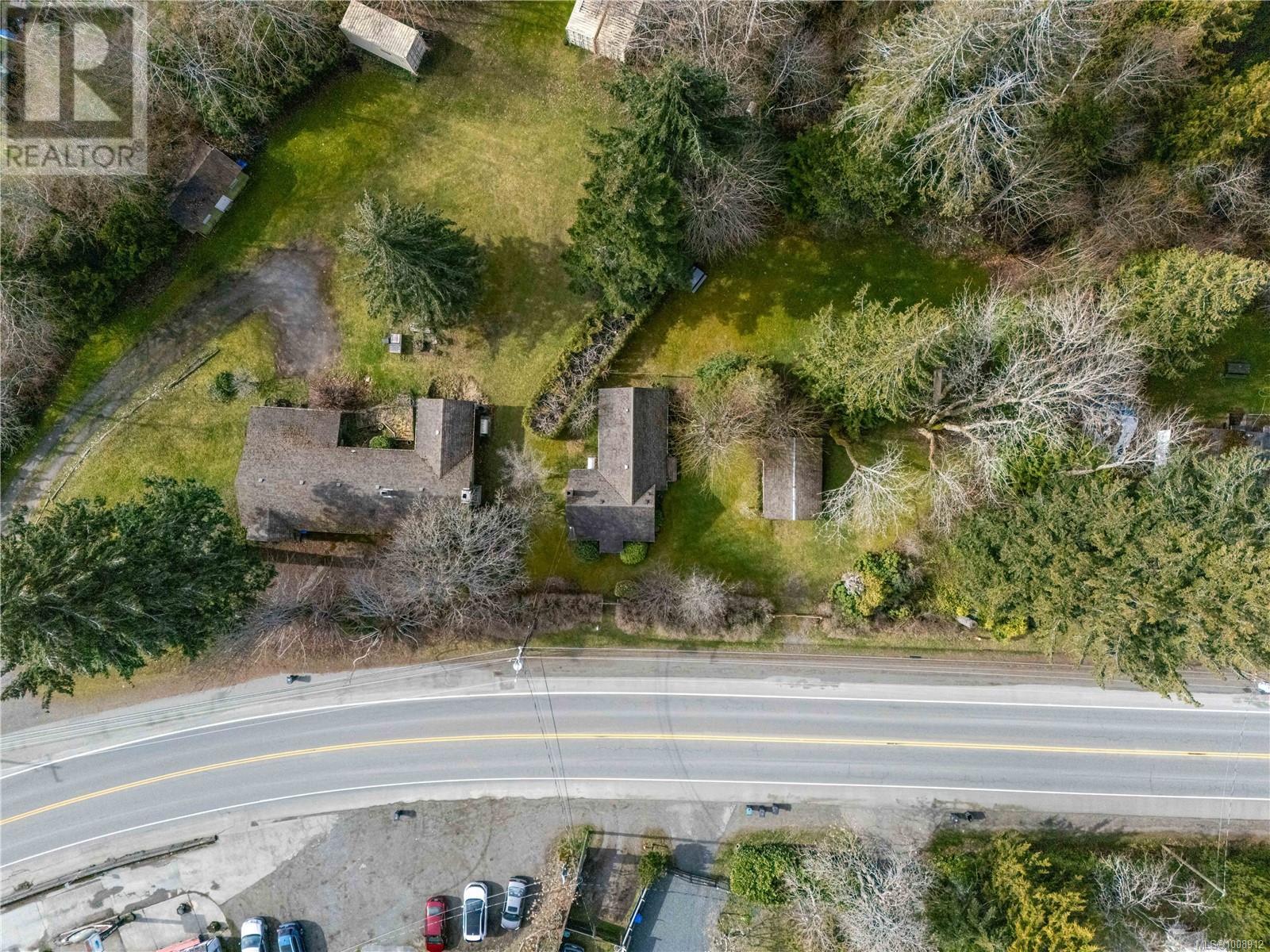 Photo 25 of 6100 Island Hwy W, Qualicum Beach BC