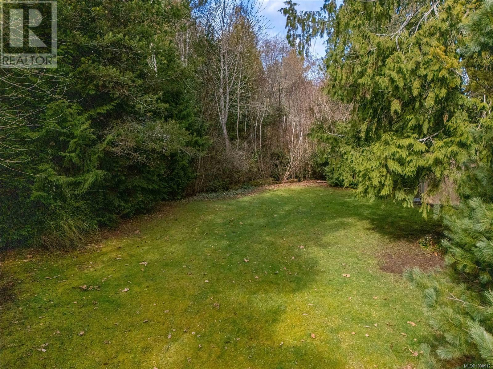 Photo 32 of 6100 Island Hwy W, Qualicum Beach BC