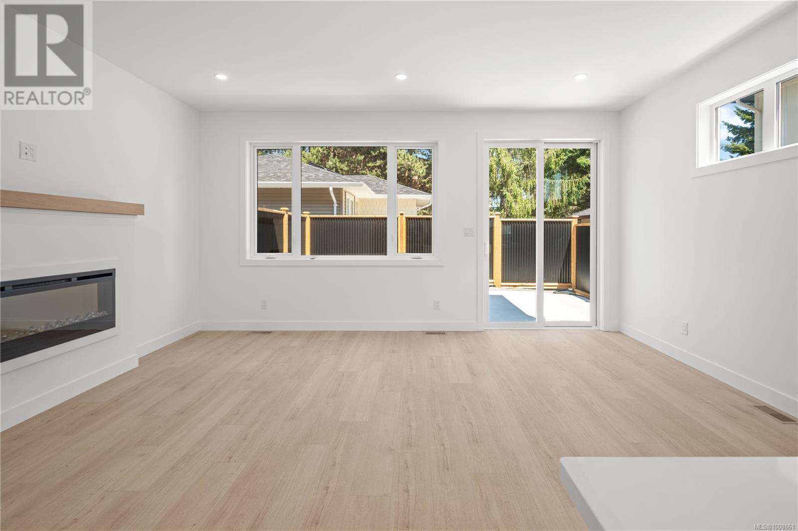 Photo 2 of B 568 Kay St, Saanich BC