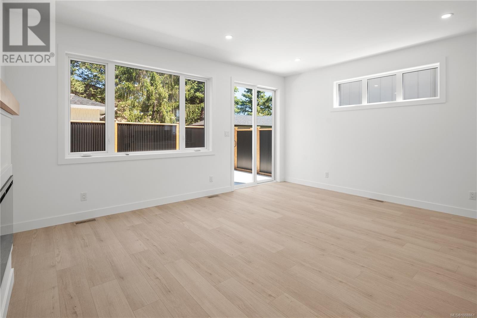 Photo 20 of B 568 Kay St, Saanich BC