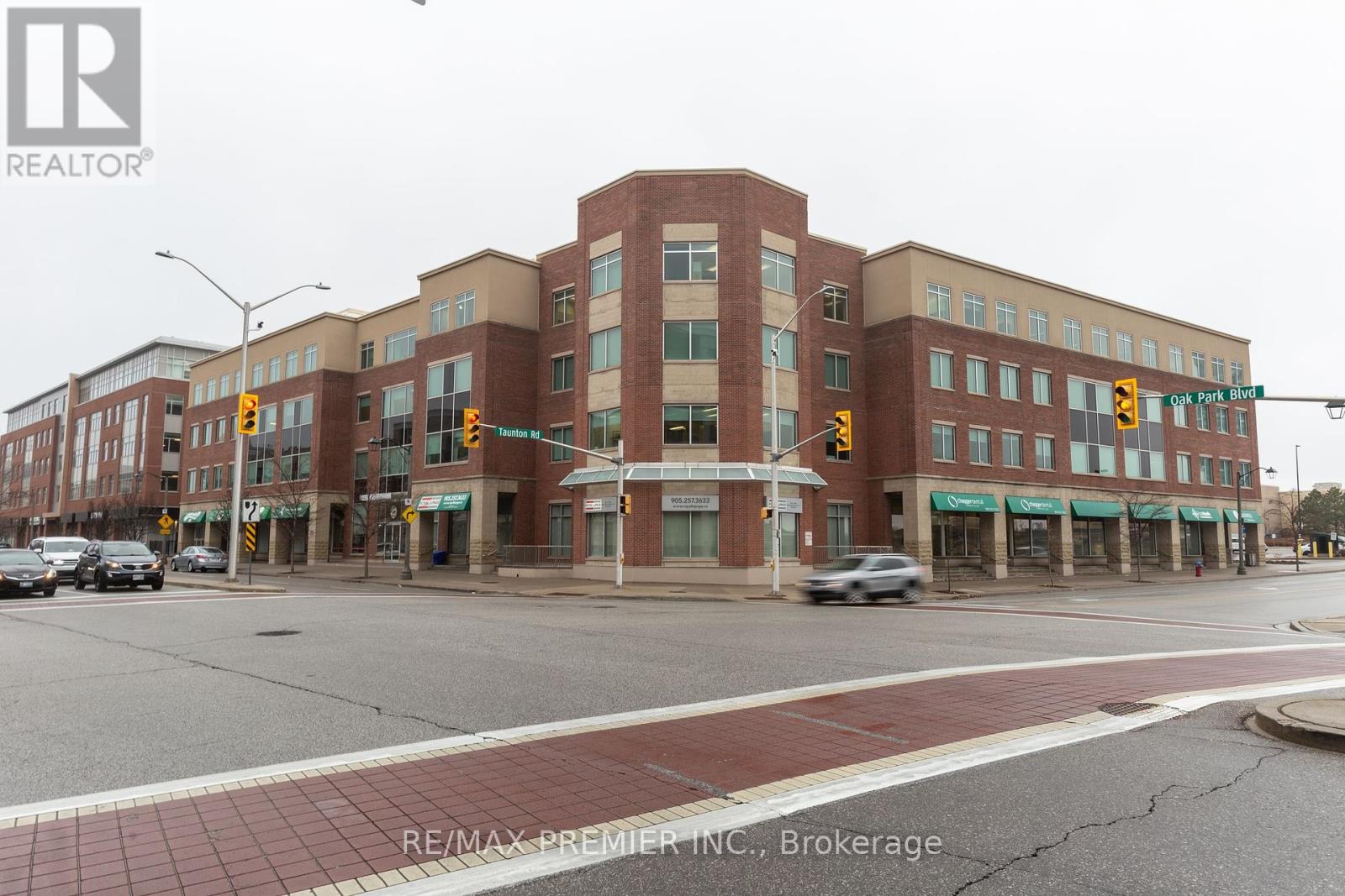 Photo 2 of 300 Q 231 Oak Park Boulevard, Oakville ON
