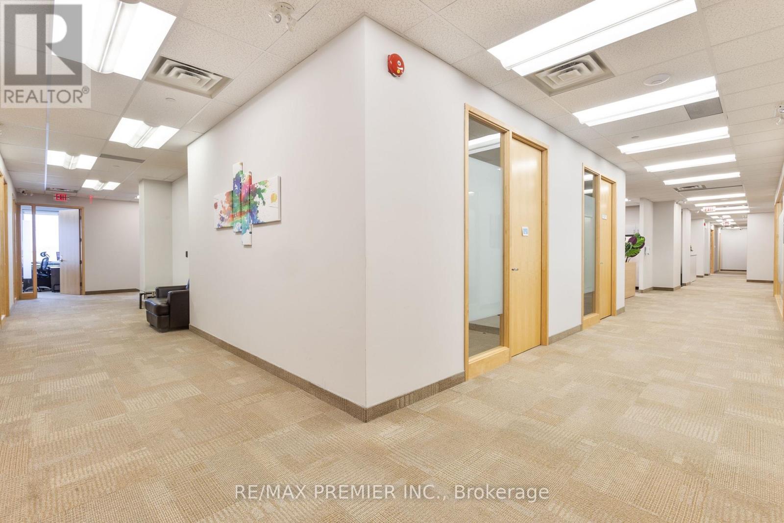 Photo 6 of 300 Q 231 Oak Park Boulevard, Oakville ON