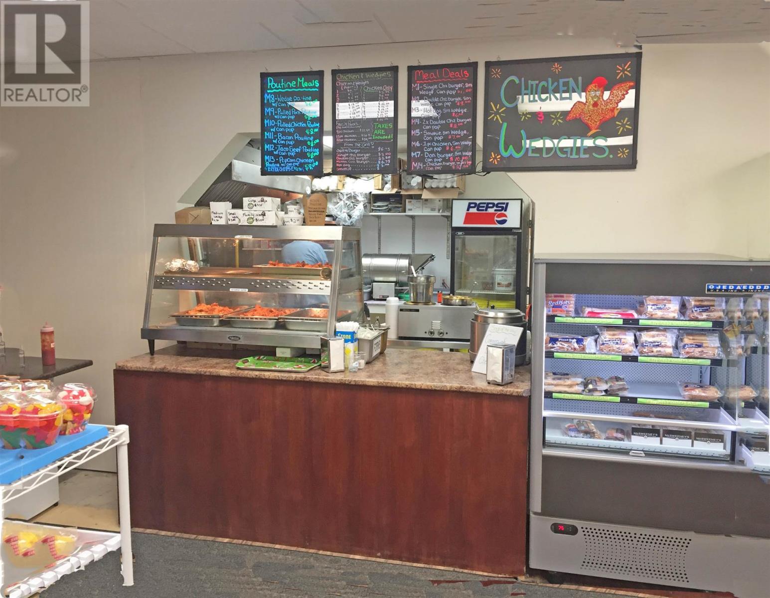 Photo 2 of 211 Main Street, Geraldton ON