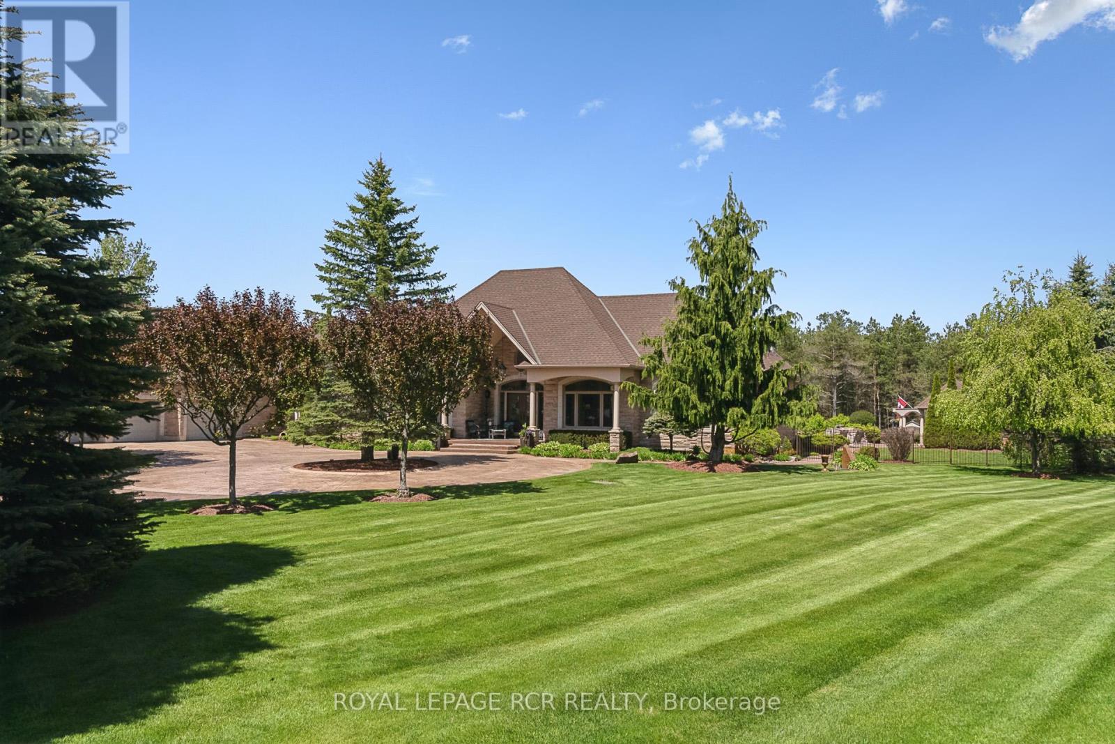 Photo 30 of 7 Sugarbush Lane, Uxbridge ON