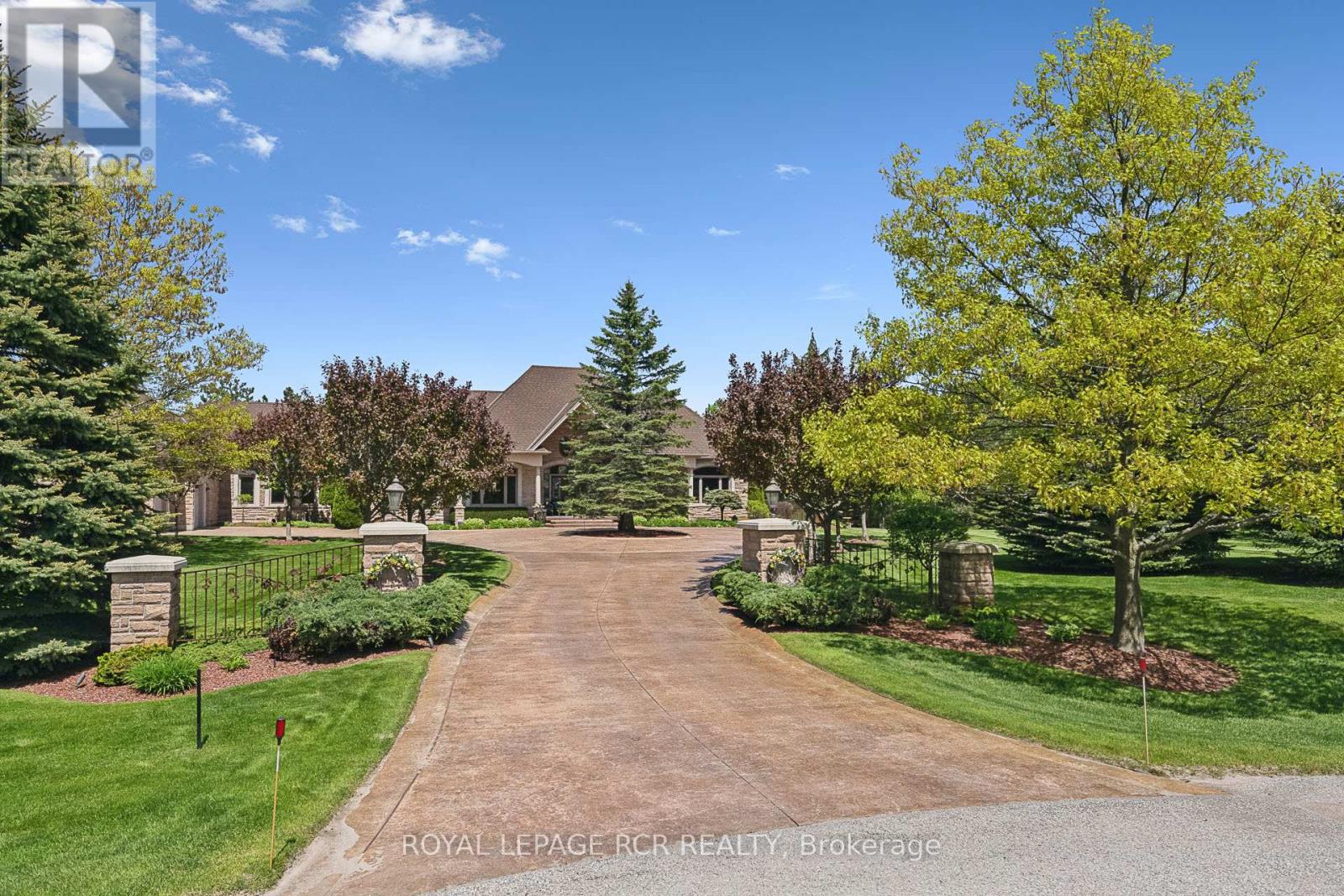 Photo 46 of 7 Sugarbush Lane, Uxbridge ON
