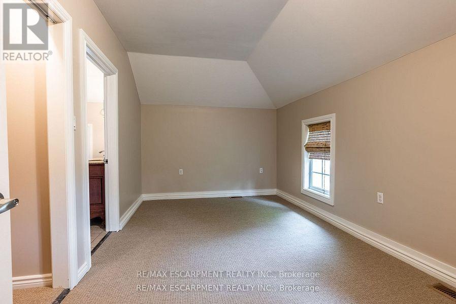 Photo 33 of 954 Beach Boulevard, Hamilton ON