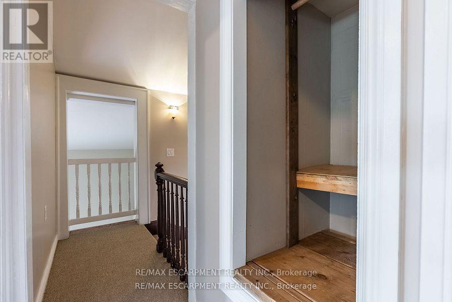 Photo 10 of 954 Beach Boulevard, Hamilton ON